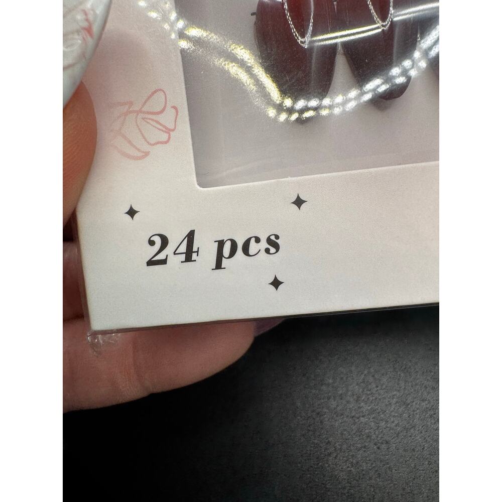 NWT Burgundy Press on nails almond shape medium length- 24pc - Picture 4 of 5